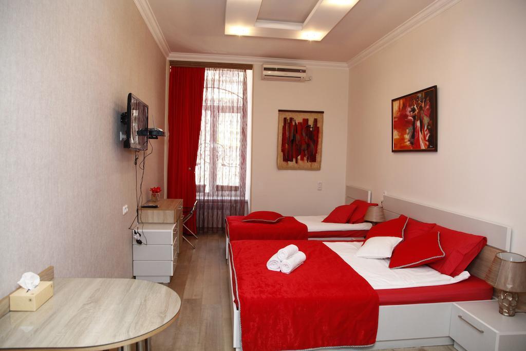 Azoyan Guest House Erivan Zimmer foto
